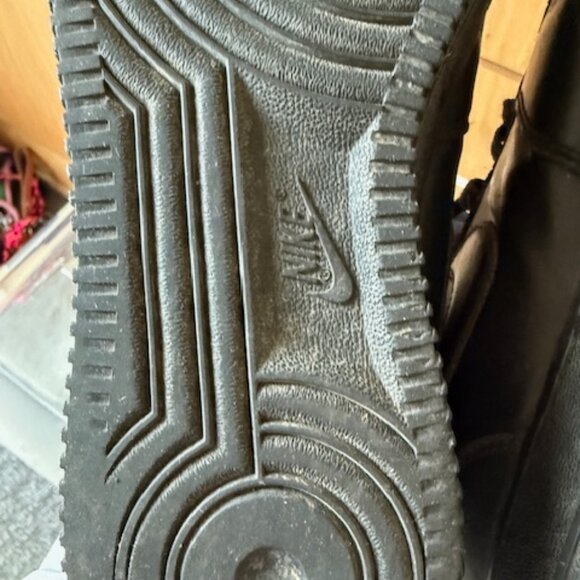 Pre-Loved Nike Men's Air Force 1 Mid '07 Triple Black Leather High Tops - Size 9 - Picture 8 of 11